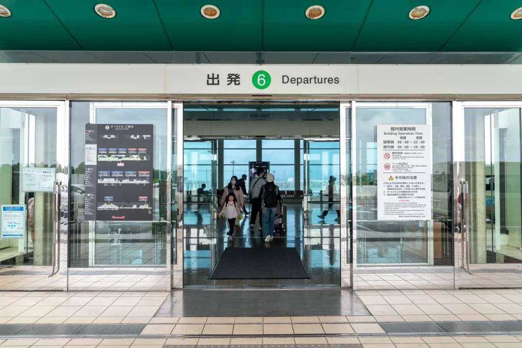 샌딩 또한 오키나와 공항 3층 6번 출구이다.